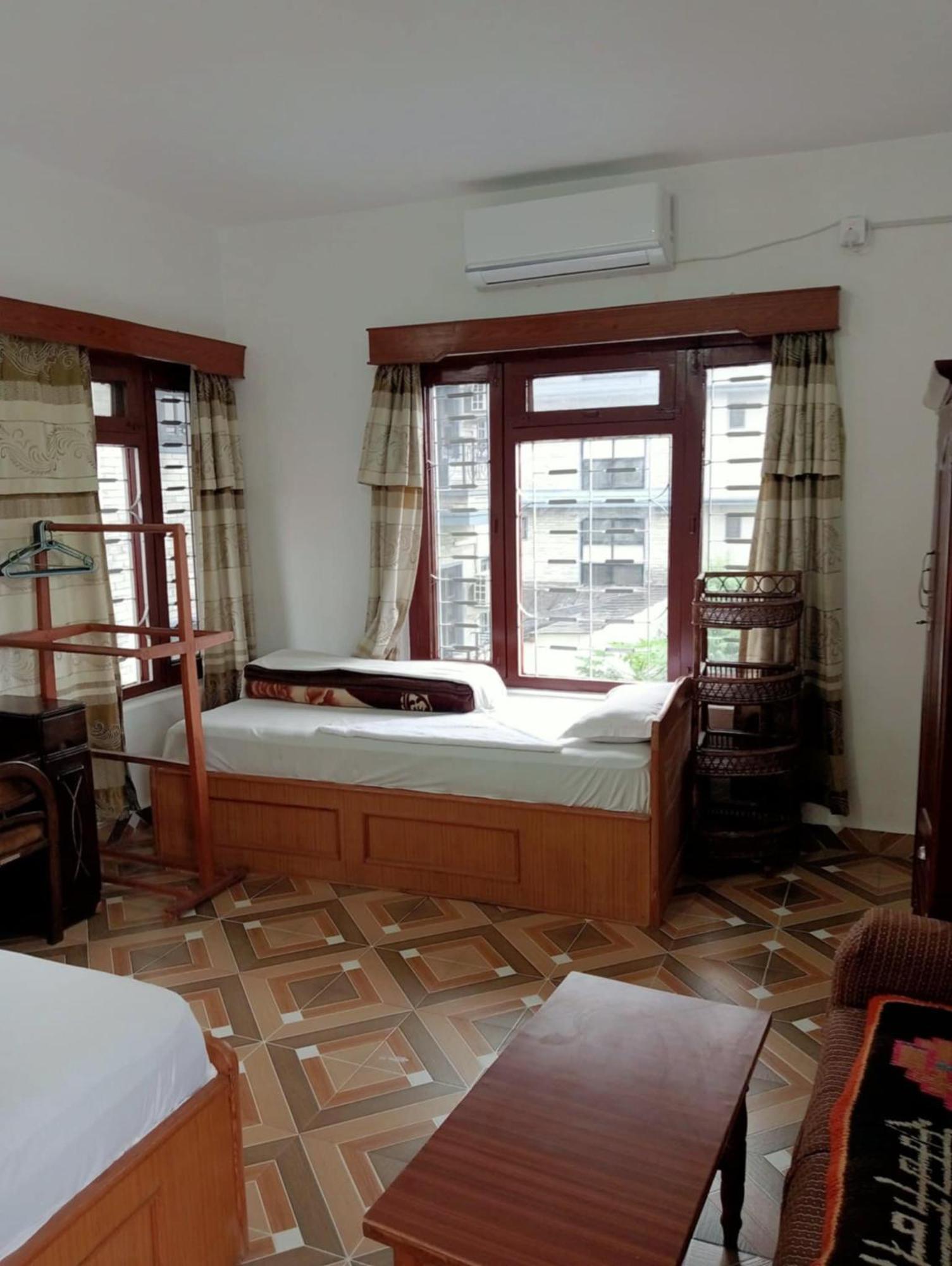 New Summit Guest House Похара Екстериор снимка