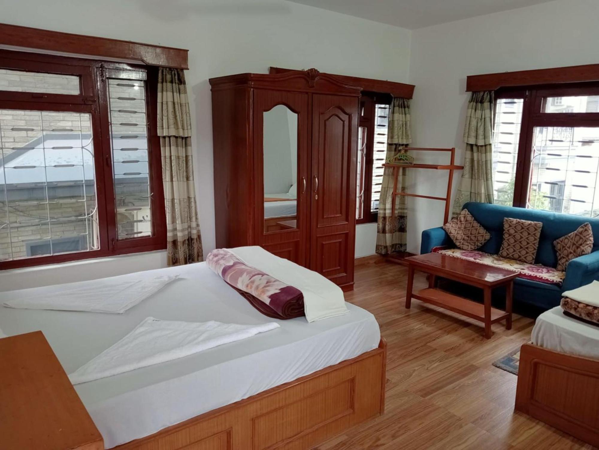 New Summit Guest House Похара Екстериор снимка