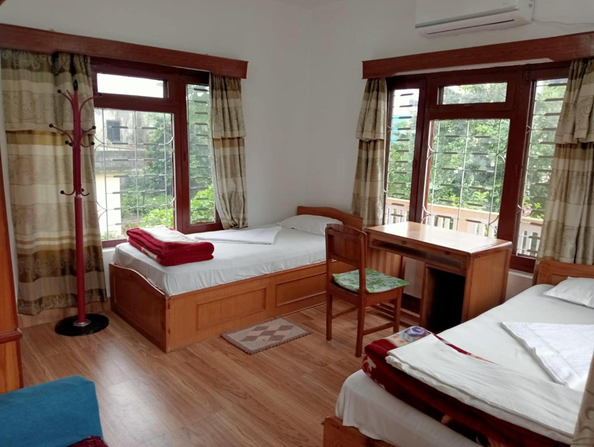 New Summit Guest House Похара Екстериор снимка